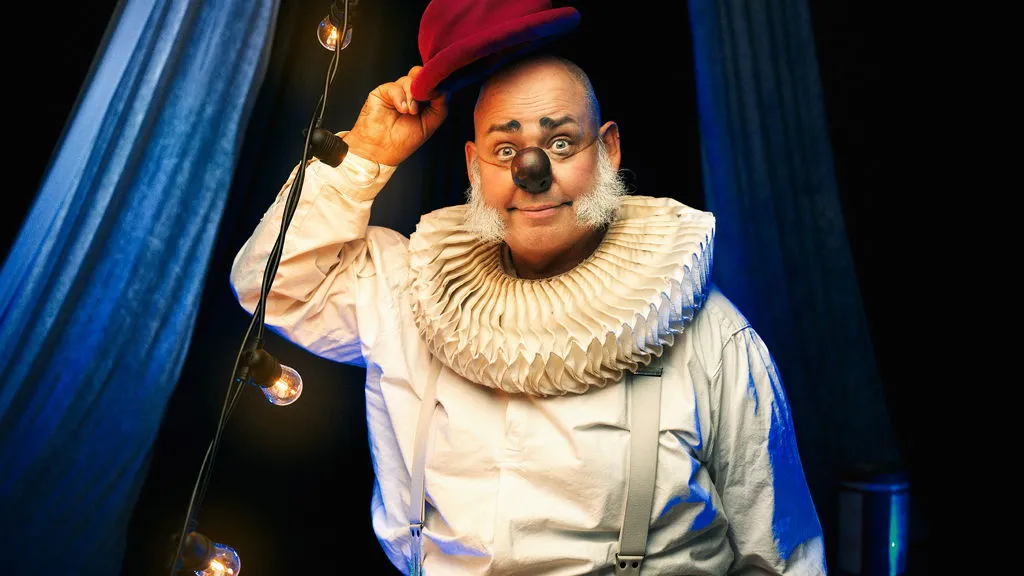 Elefant, clown- cirkusföreställning, från 3 år med familj