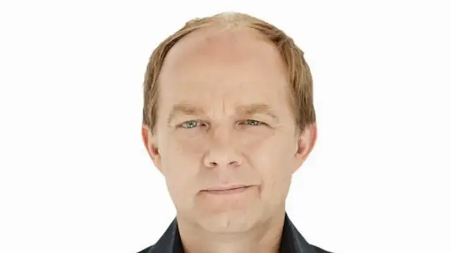 Derek Ogilvie — performer image
