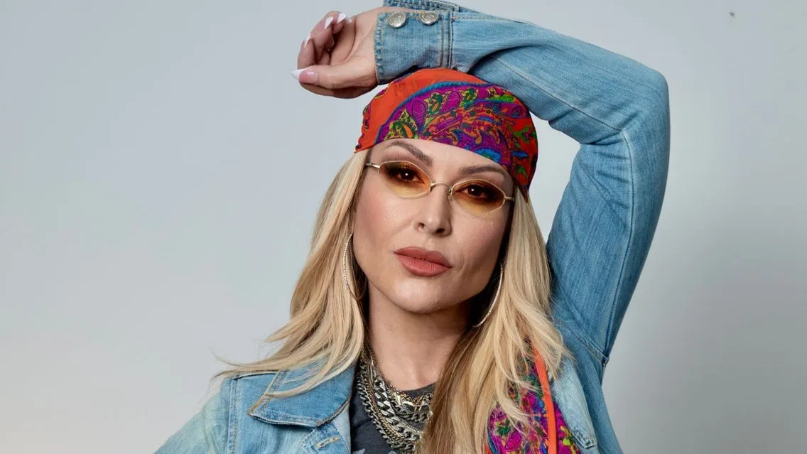 Anastacia | Premium Seats